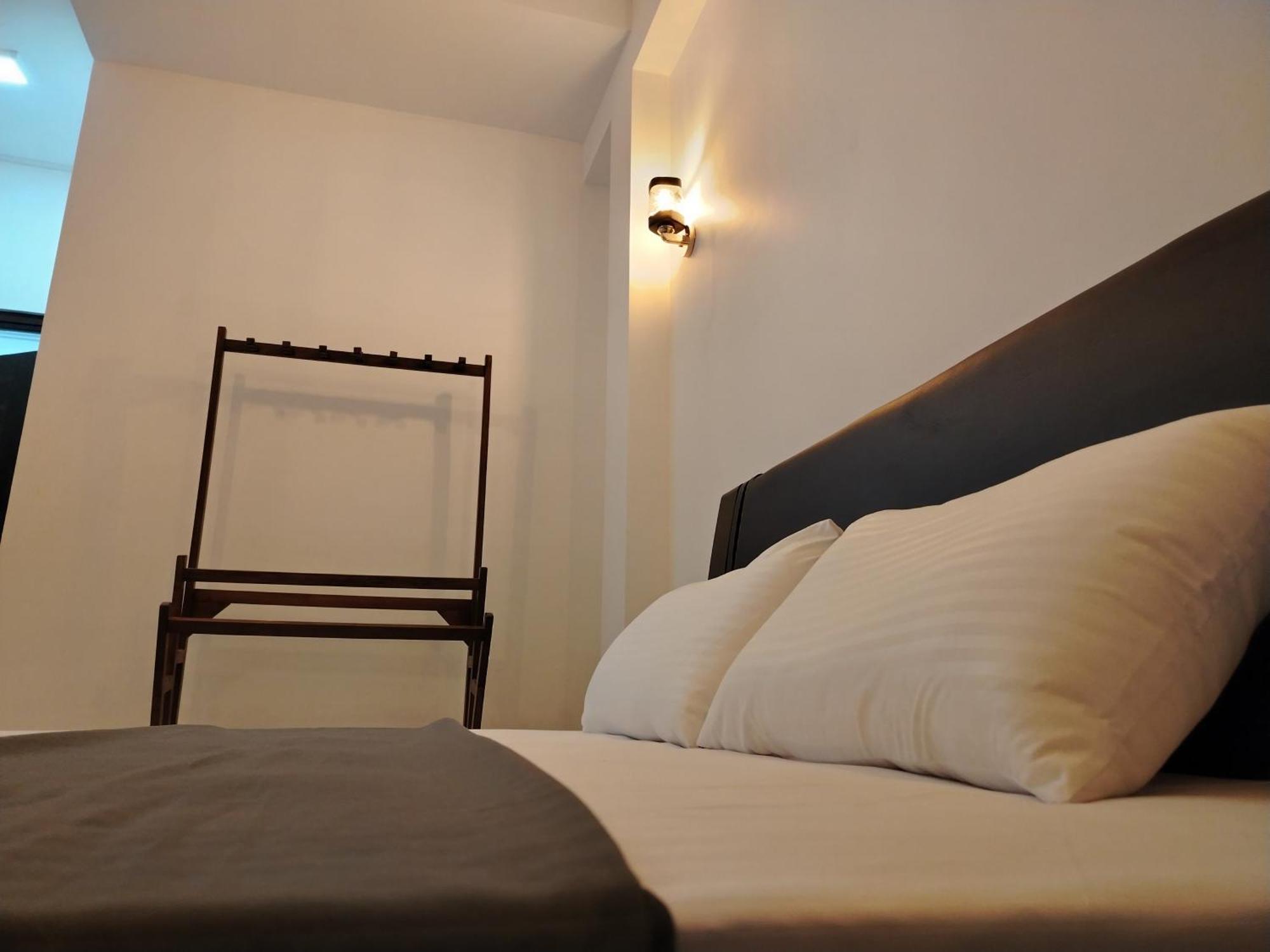 Diora Hotel Ratnapura Szoba fotó