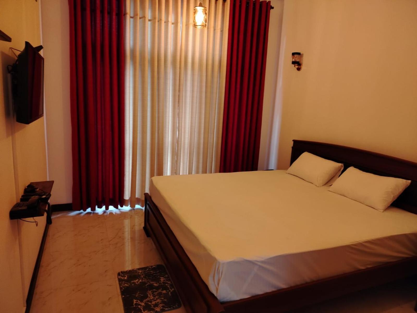 Diora Hotel Ratnapura Kültér fotó
